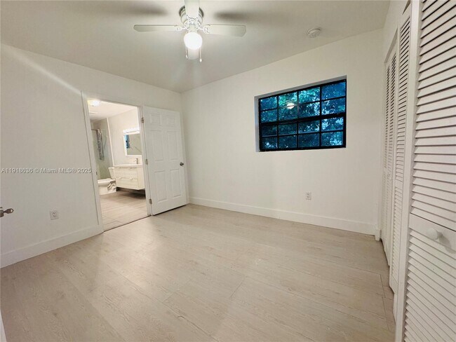 Building Photo - 1152 NW 127th St