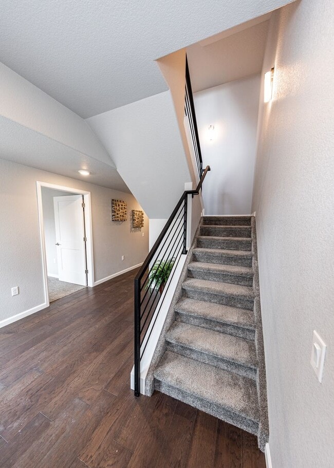 Building Photo - Luxury Executive Westside Townhouse with E...