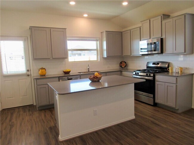 Building Photo - 1321 Chad Dr