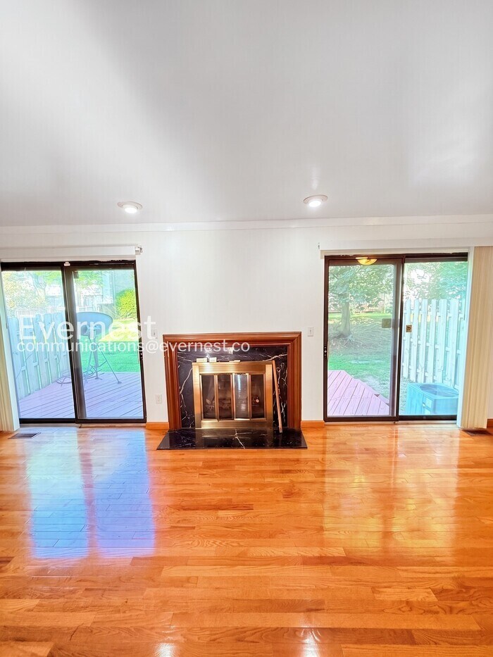 Building Photo - 5369 Wright Way W