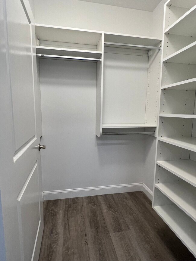 Building Photo - 320 Middlesex Ave