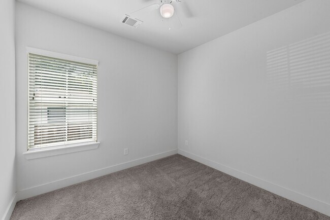 Building Photo - 6033 Cypress St