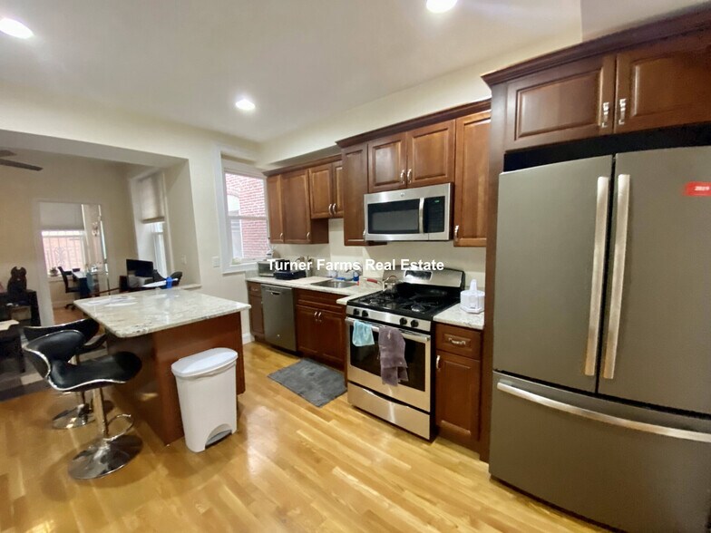 Building Photo - 1029 Tremont St