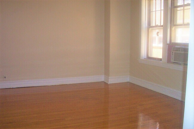 Building Photo - 4205 N Keystone Ave