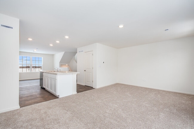 Building Photo - 1455 Yosemite Way