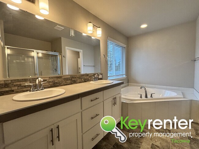 Building Photo - Beautiful 4 Bedroom 2.5 Bathroom Tacoma Home for Rent in Secluded Community!