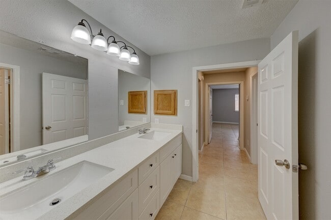 Building Photo - 16926 Manowar Ln