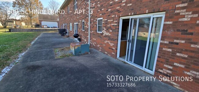 Building Photo - 2 BD / 1 BA