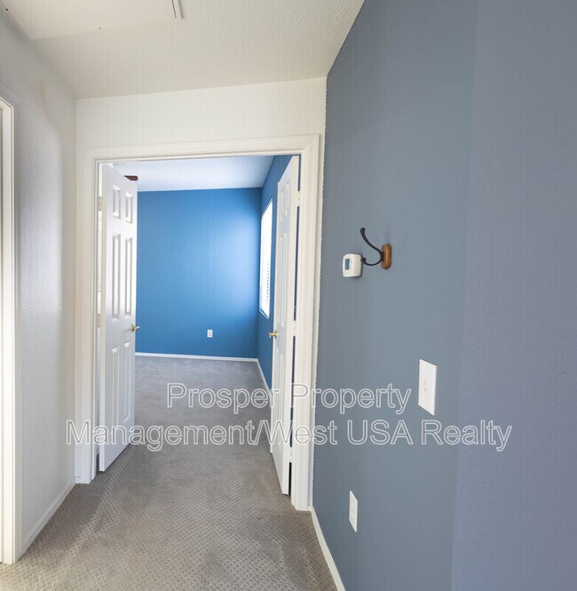 Building Photo - 15252 N 100th St