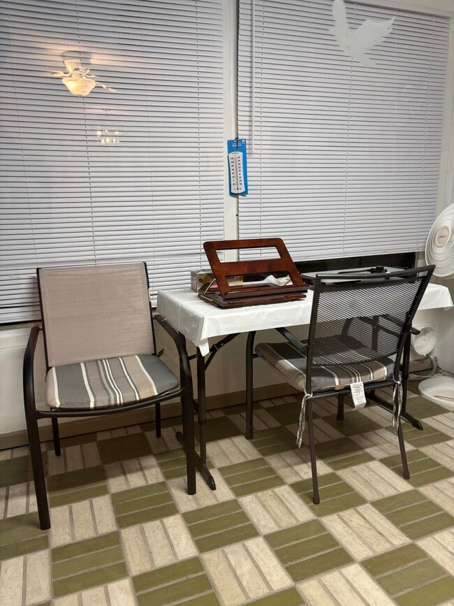 Building Photo - 24 Golfs Edge