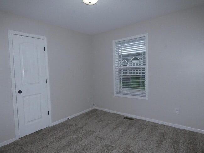 Building Photo - 11407 N Bristol Ave