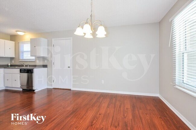 Building Photo - 2141 Treasure Island Dr