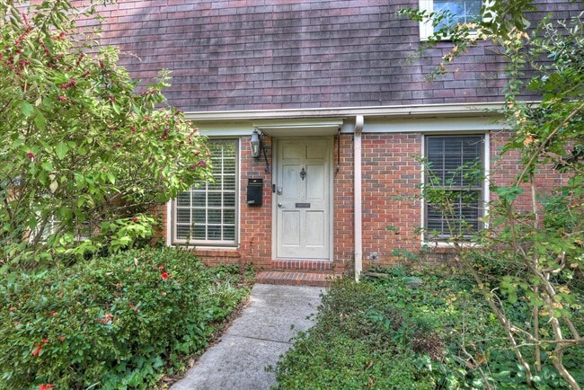 Primary Photo - 314 Laurens St SW