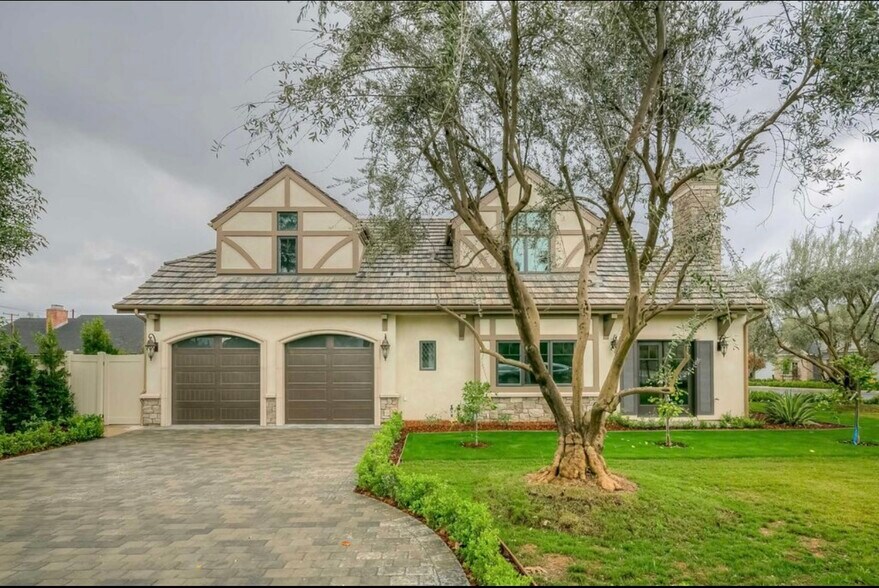 Building Photo - 5018 Saunders Cir