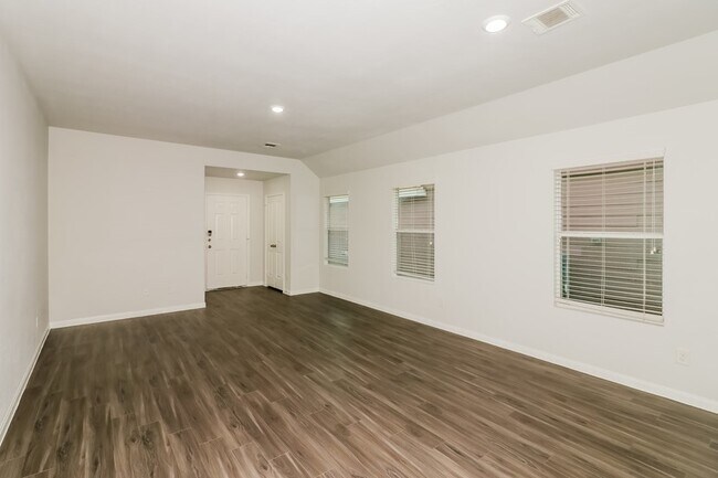 Building Photo - 5462 Plantation Forest Dr