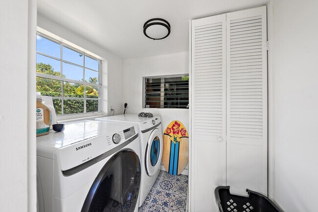 Building Photo - 428 Palmetto St