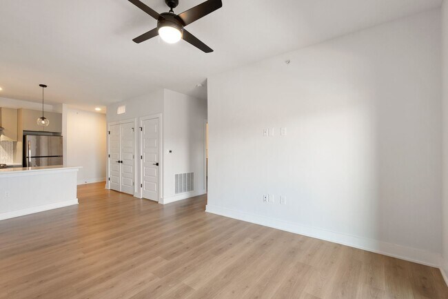 Building Photo - 2500 Longview St
