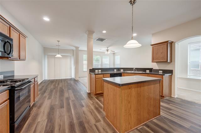 Building Photo - 1415 Ravenwood Dr