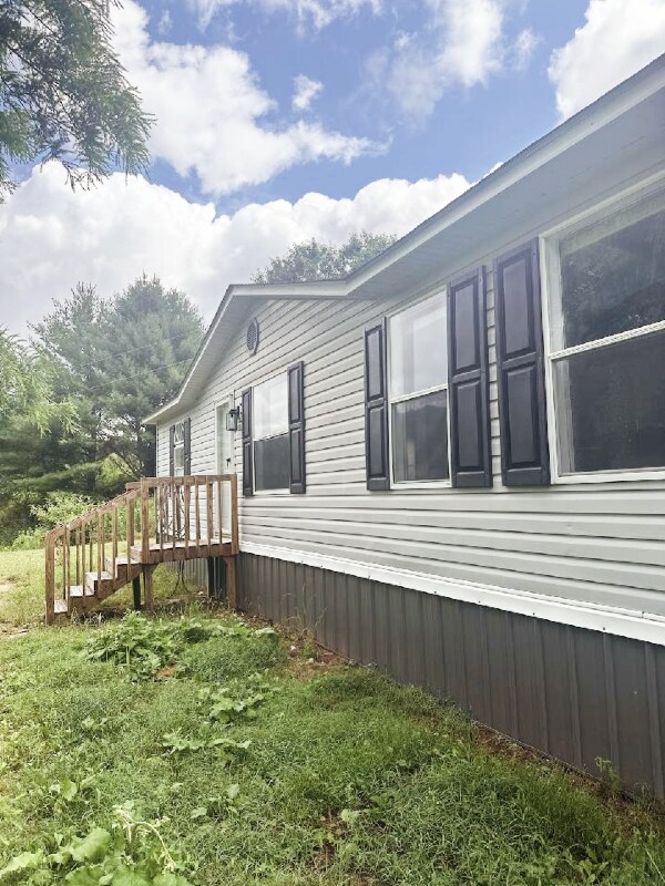 Building Photo - 2325 Snow Creek Rd