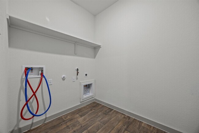 Building Photo - 231 Lavaca River Ln