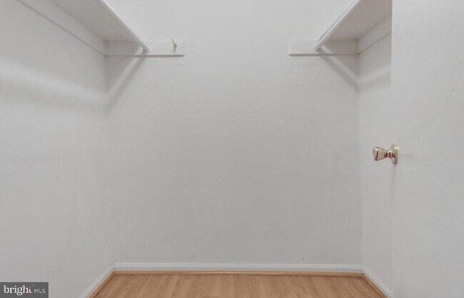 Building Photo - 5707 Waters Edge Landing Court