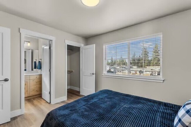 Building Photo - 63286 NW Ski Ln