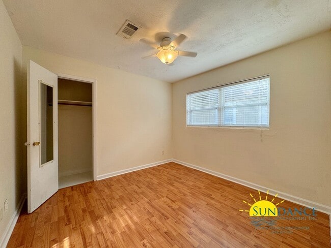 Building Photo - Charming 4-Bedroom Home in Fantastic Neigh...