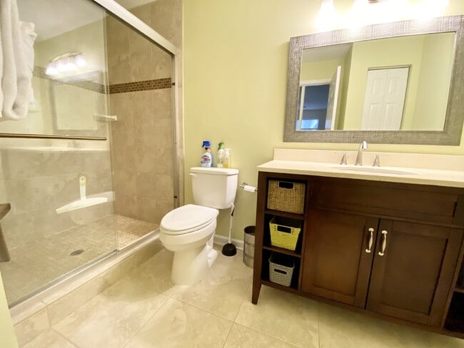 Building Photo - Furnished Two Bedroom Condo in The Reserve at Woodbridge.