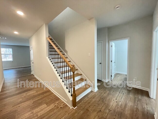 Building Photo - 693 Summerwood Ln