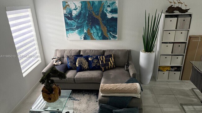 Building Photo - 440 NE 4th Terrace