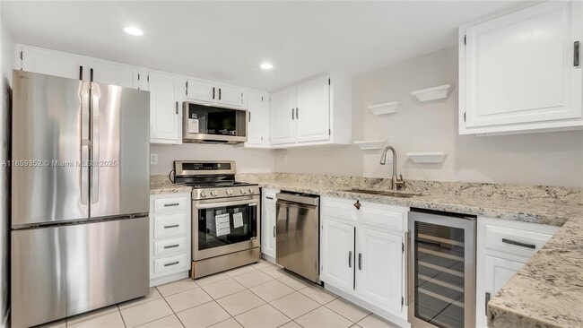 Building Photo - 7123 SW 115th Pl