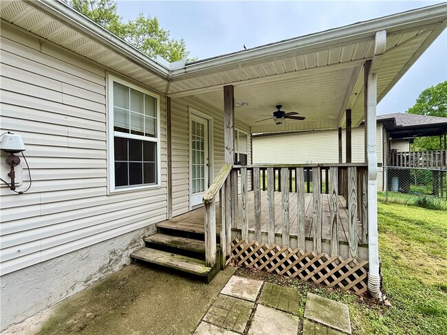 Building Photo - 15 Pennine Ln