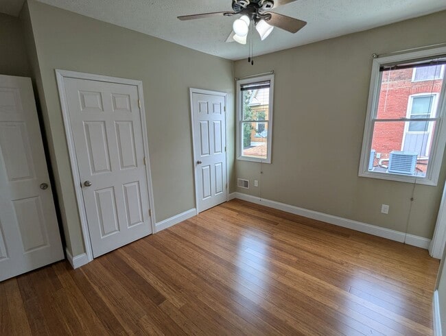 Building Photo - Spacious 2 Bedroom, 2.5 Bathroom Single Fa...