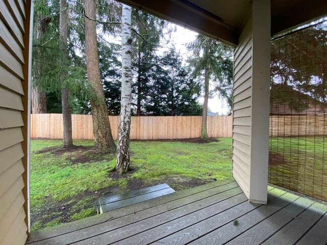 Building Photo - Practical 3 bedroom Des Moines Condo