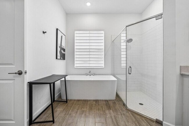 Building Photo - 655 Hookline Cir