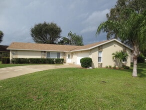 Building Photo - 1283 Anhinga Dr