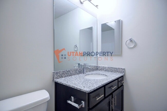 Building Photo - 1058 W 360 S