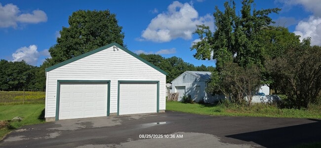 Building Photo - 4729 Carlstrom Rd