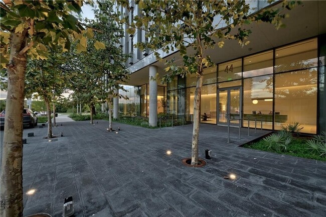 Building Photo - 44 East Ave