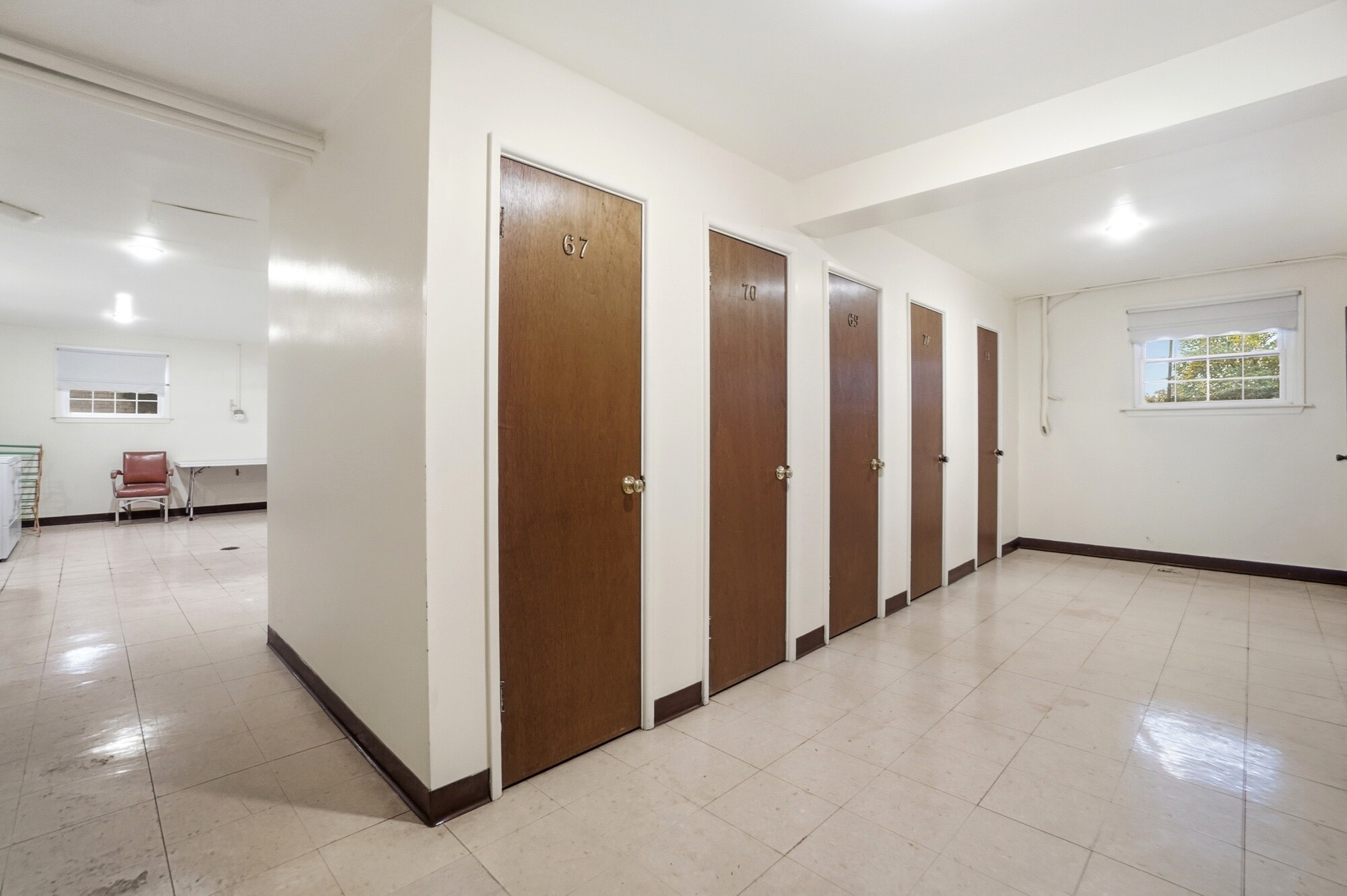 Building Photo - 9760 Bunker Hill Ln