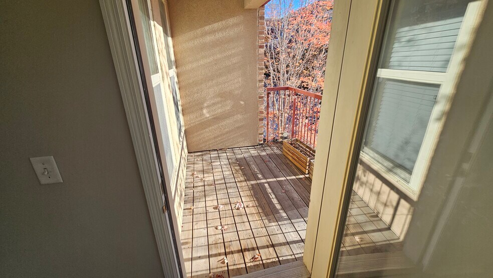 Balcony - 500 N 2nd St