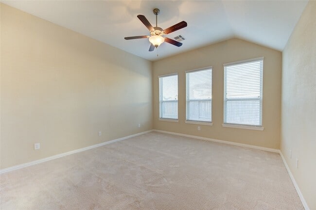 Building Photo - 6519 Point Hollow Ln