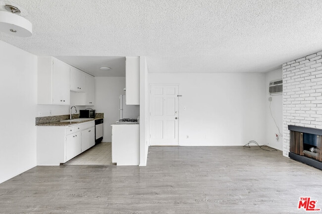 Building Photo - 1811 Parnell Ave