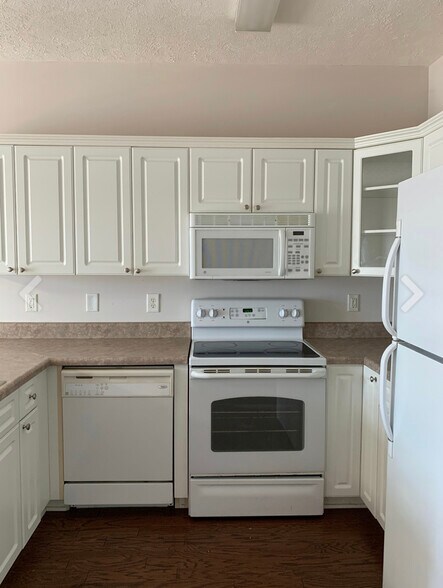New granite backsplash. Will update pictures soon - 3001 Hamilton Church Rd