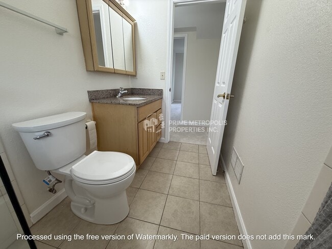 Building Photo - 2346 Montezuma Dr