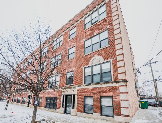 Primary Photo - 2046 W Hood Ave