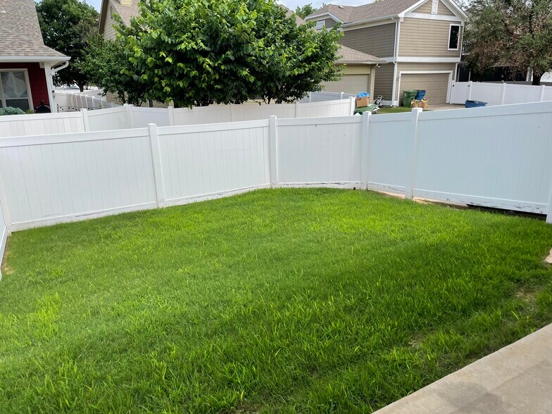 Backyard - 1046 Elm Dr