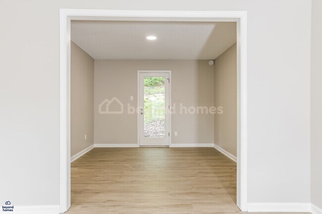 Building Photo - Recently renovated and highly desirable 4 bedroom / 2.5 bath home with 2,028 sq ft of space!