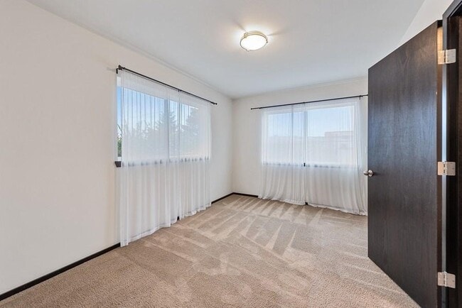 Building Photo - 1 bedroom in Seattle WA 98102