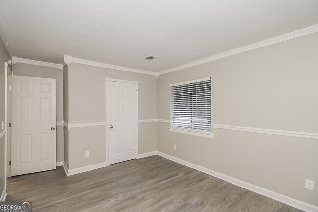 Building Photo - 10084 Silent Trail